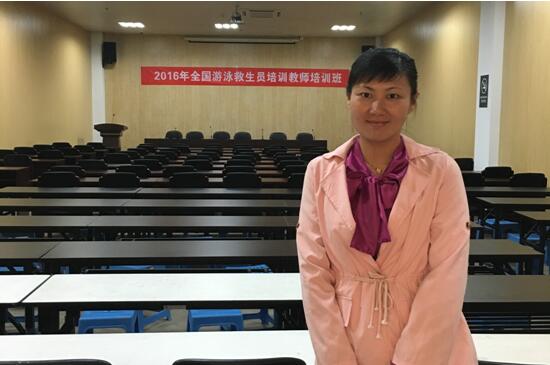 体育学院教师张楠楠荣获全国游泳救生员培训教师资格.jpg