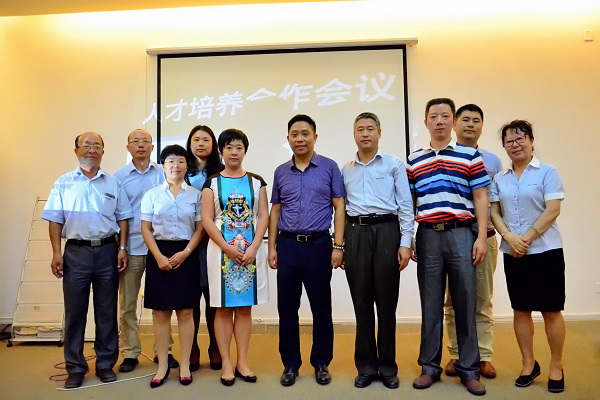 我院携手全球五百强企业中粮可口可乐共建实习基地.png 我院携手全球五百强企业中粮可口可乐共建实习基地.png
